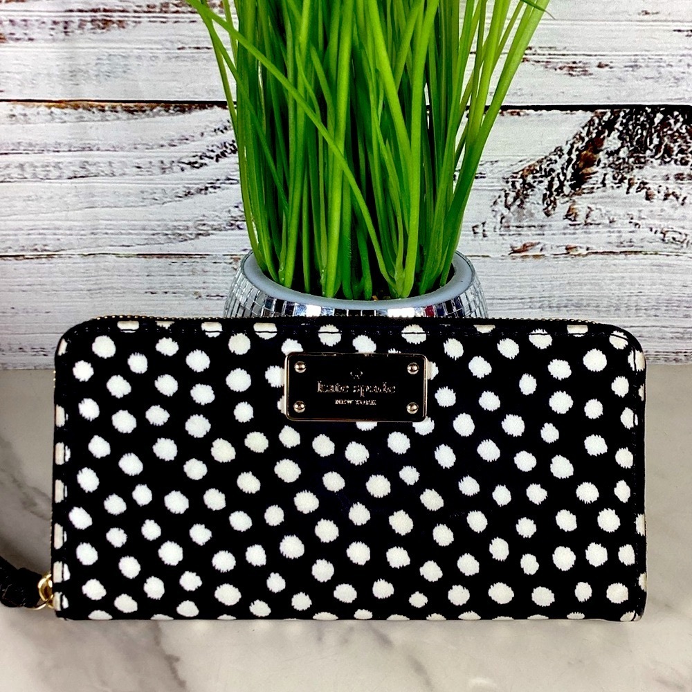Kate Spade Black and White Polka‎ Dot wallet guc